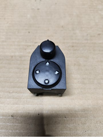 Регулятор дзеркал 8D0959565 VAG