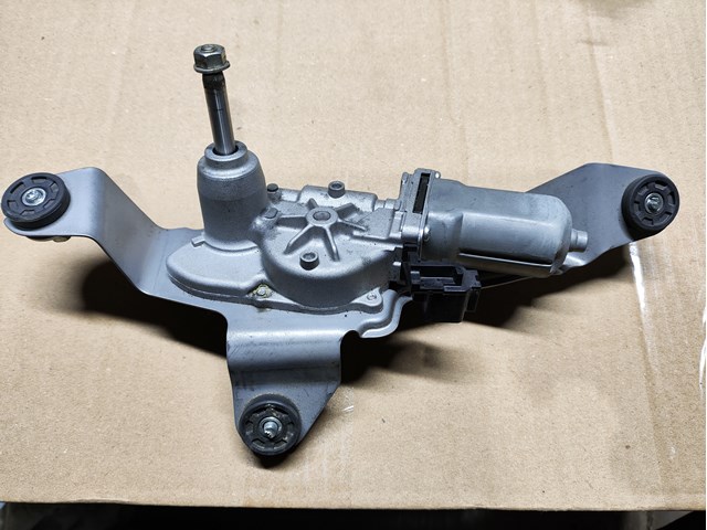 Склоочисник дверей задка BHS267450 MAZDA