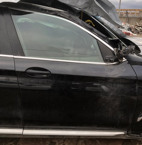 Дверка передня права 41007465528 BMW