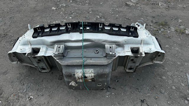 Задня панель багажника 95B813311YGRV PORSCHE