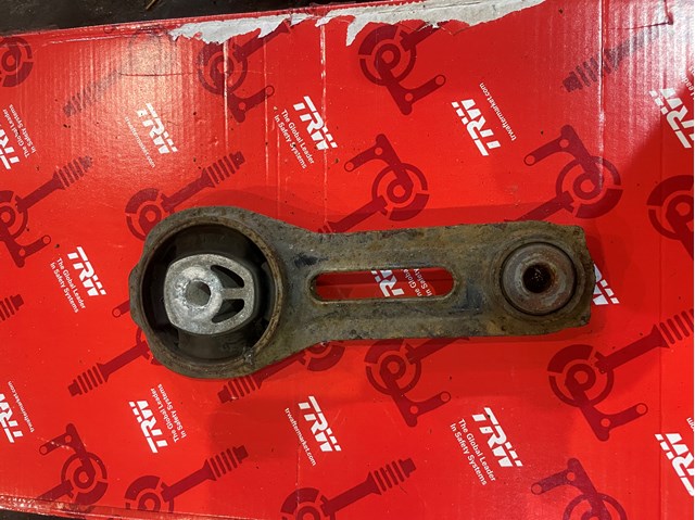 Подушка передньої опори двигуна 1092A229 MITSUBISHI