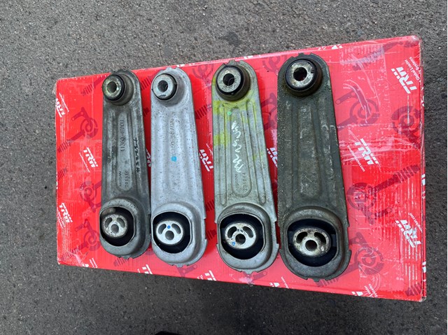 Задня опора двигуна 113605HA0A NISSAN