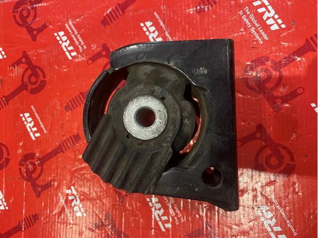 Передня опора двигуна 1236126080 TOYOTA