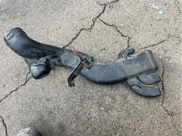 Патрубок повітряний, вхід в резонатор 17253R40A00 HONDA