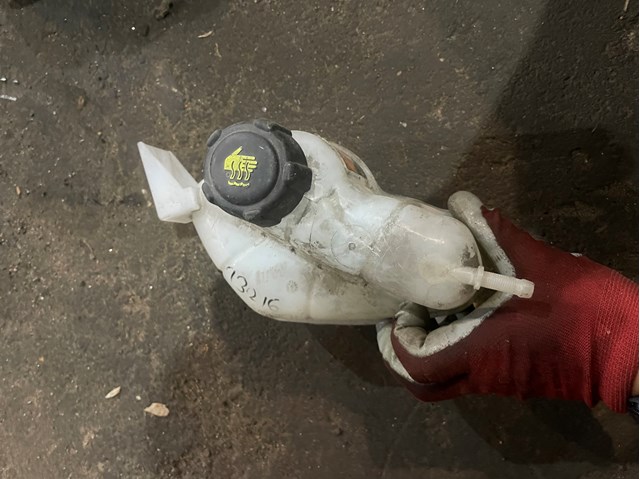 Бачок системи охолодження, розширювальний 217114EA0A RENAULT