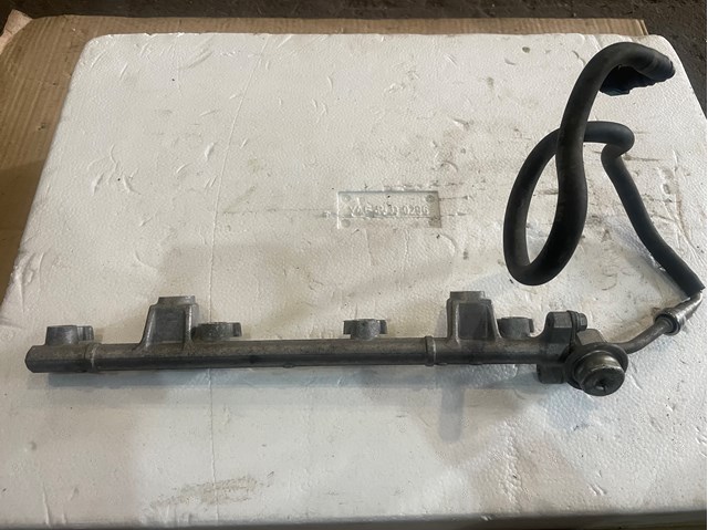 Паливна рампа 2381428030 TOYOTA