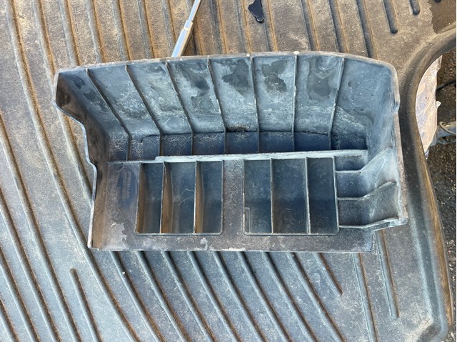 Повітроприймач Hyundai Santa Fe 3