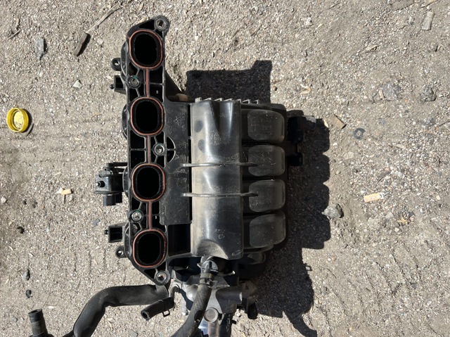 Колектор впускний 283102B600 HYUNDAI