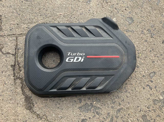 Кришка двигуна декоративна 292402GTA1 HYUNDAI