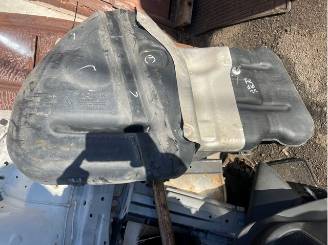 Бак паливний Hyundai Santa Fe 3