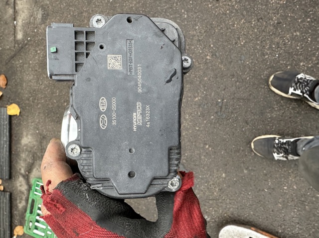Блок дросельної заслінки 351002S000 HYUNDAI
