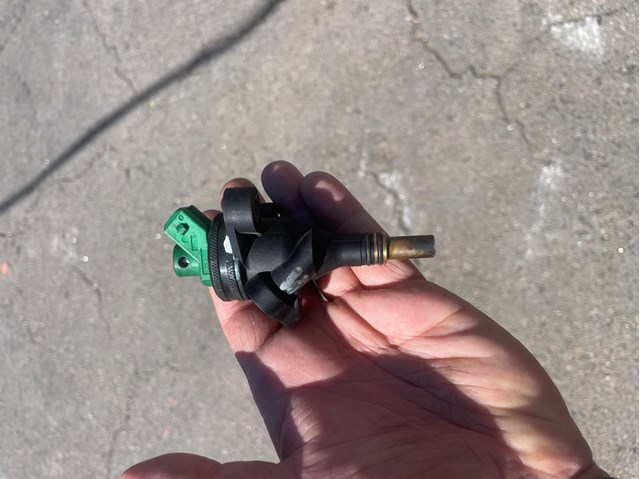 Форсунка дизельна в зборі, розпилювач + тримач 353102E700 HYUNDAI