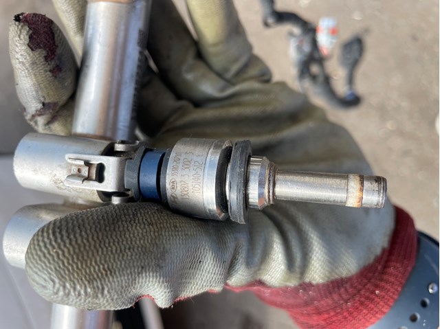 Форсунка вприску палива 353102G710 HYUNDAI