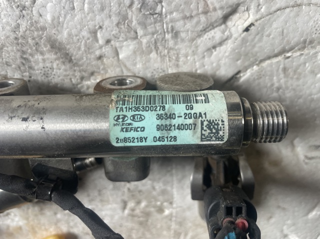 Рампа форсунок системи упорскування палива 353402GGA1 HYUNDAI