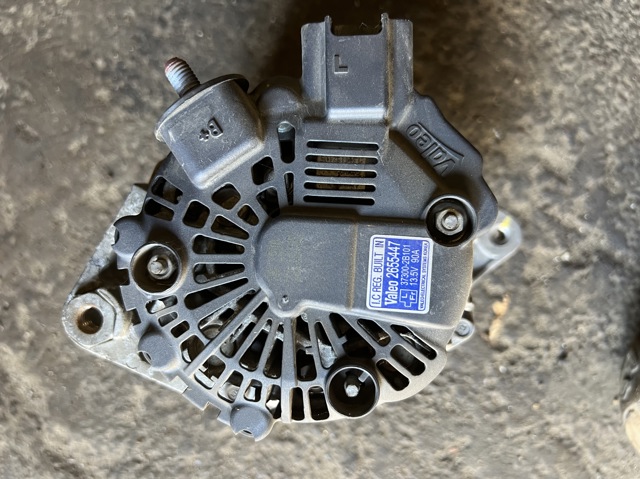 Генератор 373002B101 HYUNDAI