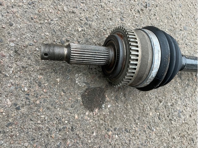 Привід передній правий 495013Q360 HYUNDAI
