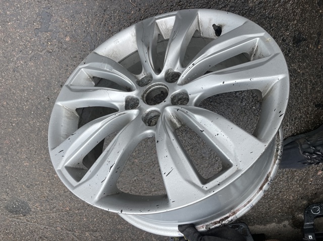 Диски литі (легкосплавні, титанові) 529102P180 HYUNDAI
