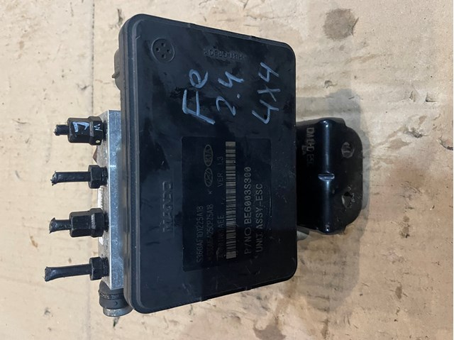 Блок керування АБС (ABS) 589204Z300 HYUNDAI
