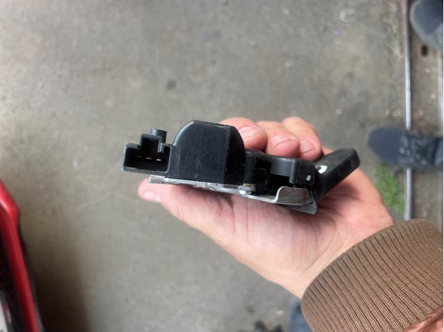 Замок багажника 5927A005 MITSUBISHI