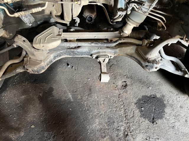Підрамник передньої підвіски 624003X000 HYUNDAI