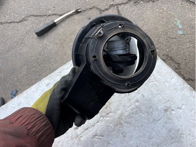 Горловина бензобака 695134Z000 HYUNDAI