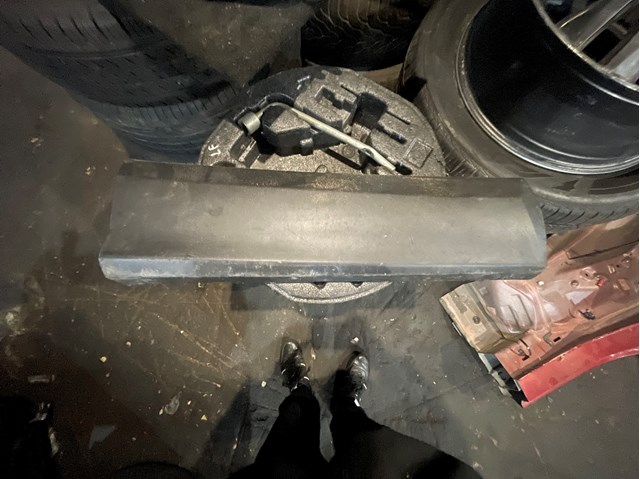 Накладка задніх правих дверей 7507742020 TOYOTA