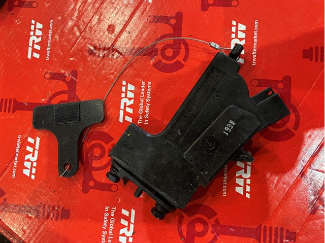 Замок відкривання лючка бензобаку 815903S000 HYUNDAI