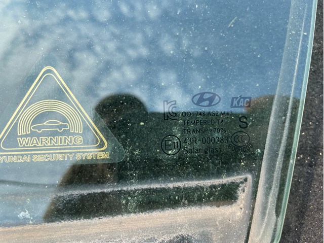 Скло водійських дверей 824102W010 HYUNDAI