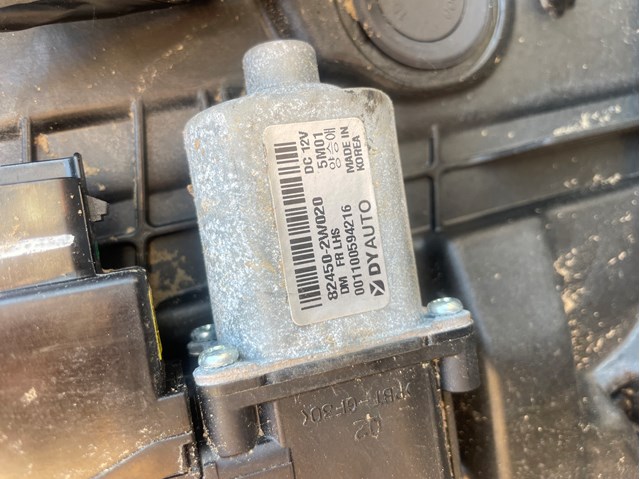 Мотор склопідйомника водійських дверей 824502W020 HYUNDAI