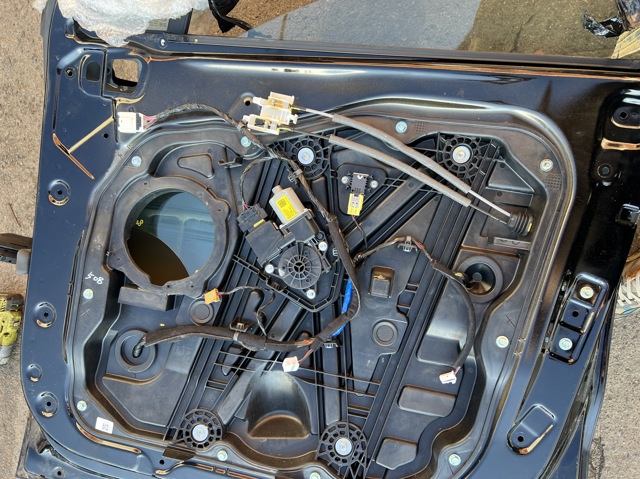 Двигун склопідіймача двері передньої, правої 82460S1010 HYUNDAI