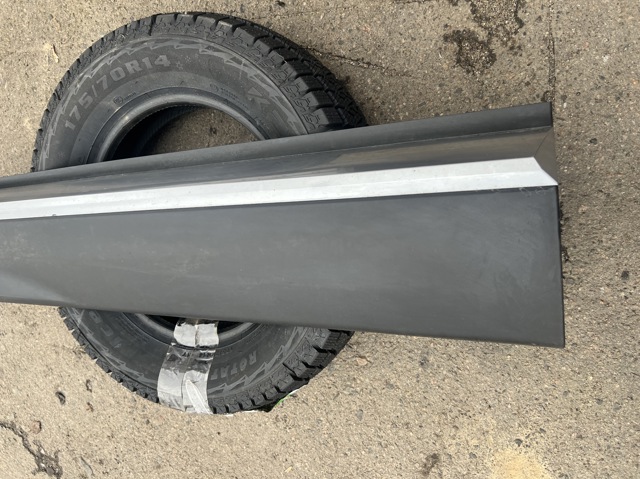 Молдинг передньої лівої двері 87721S2300 HYUNDAI