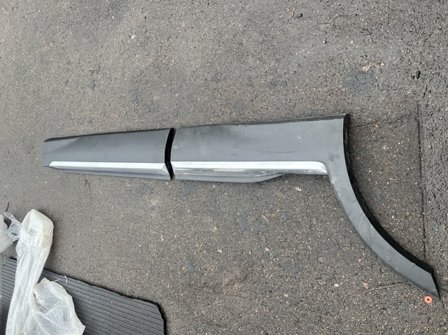 Молдинг задніх правих дверей 87732S2300 HYUNDAI