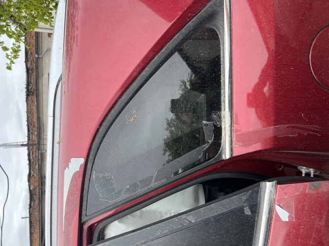 Скло багажного відсіку, ліве 878101U000 HYUNDAI