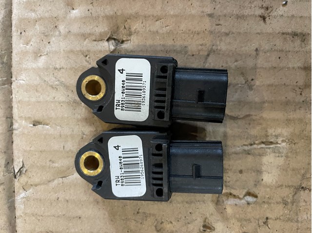 Датчик Ейрбег передній 898310W040 TOYOTA