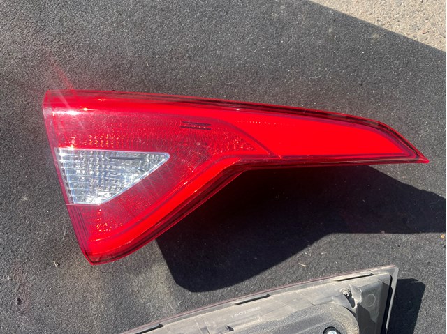 Задня ліва внутрішня фара 92403C2000 HYUNDAI