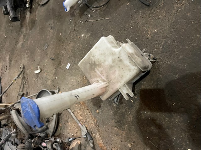 Бачок омивача лобового скла 986103S000 HYUNDAI