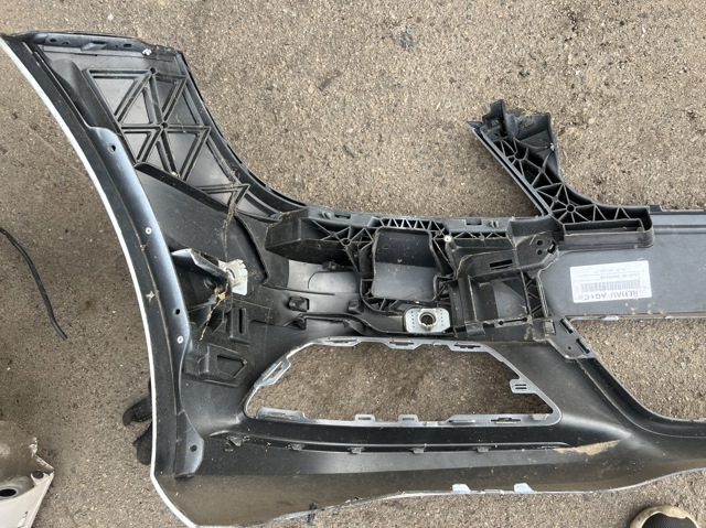 Кронштейн бампера переднього, лівий A2048854165 MERCEDES