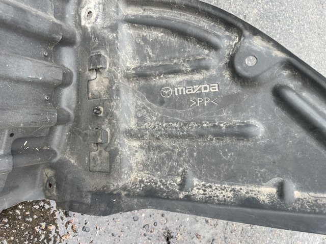 Підкрилок передній лівий D10E56140B MAZDA