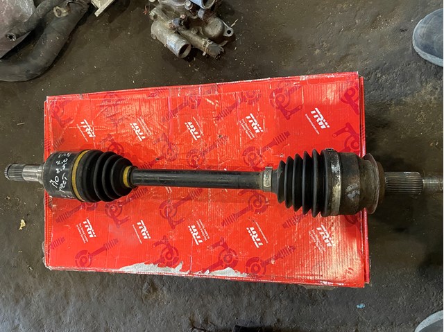 Піввісь передня ліва FTB62560X MAZDA