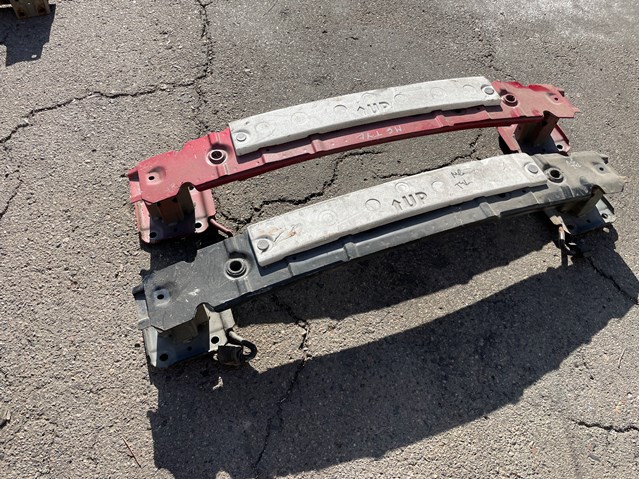 Буфер бампера заднього GJR950260A MAZDA