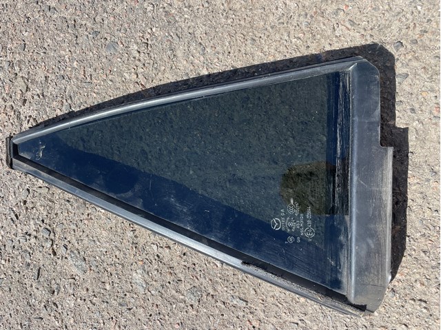 Задня кватирка права KD4772661A MAZDA