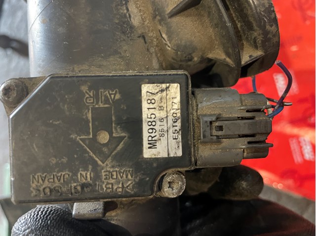 Датчик потоку повітря MR985187 MITSUBISHI