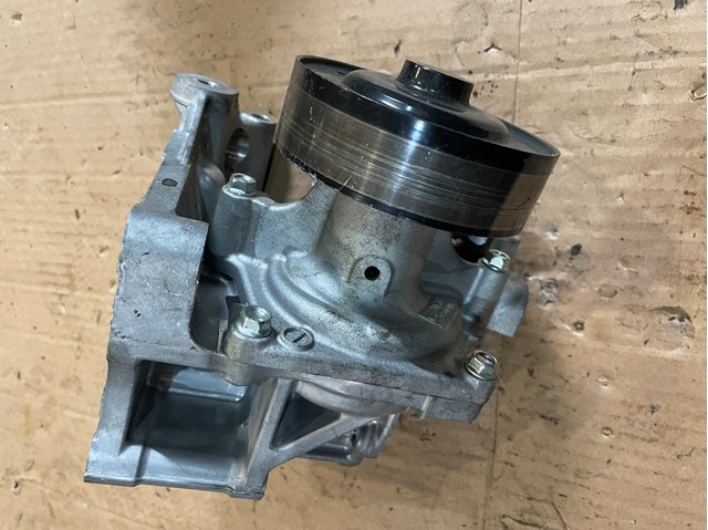 Водяний насос SH0115100 MAZDA