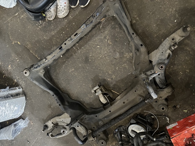 Передня балка TD113480XA MAZDA