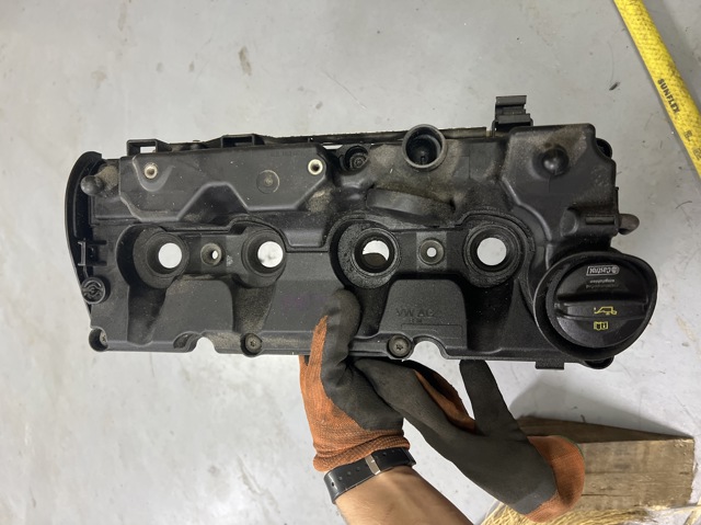 Кришка клапанна 03L103469AC VAG