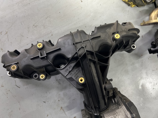Колектор впускний 03L129711BA VAG