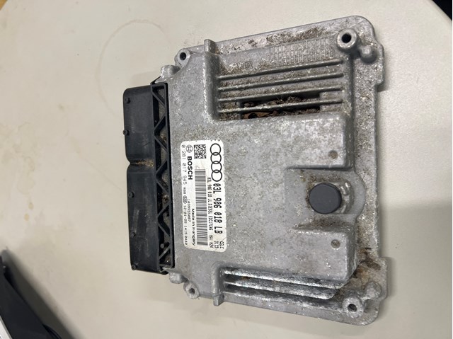 Блок двигуна 03L906018LB VAG