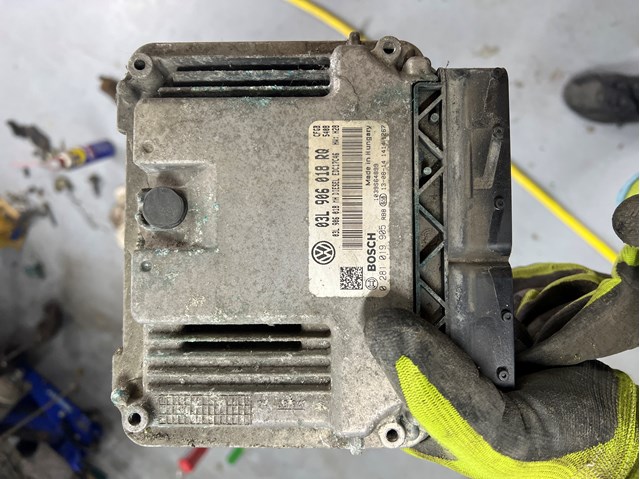Блок електронного управління 03L906018RQ VAG