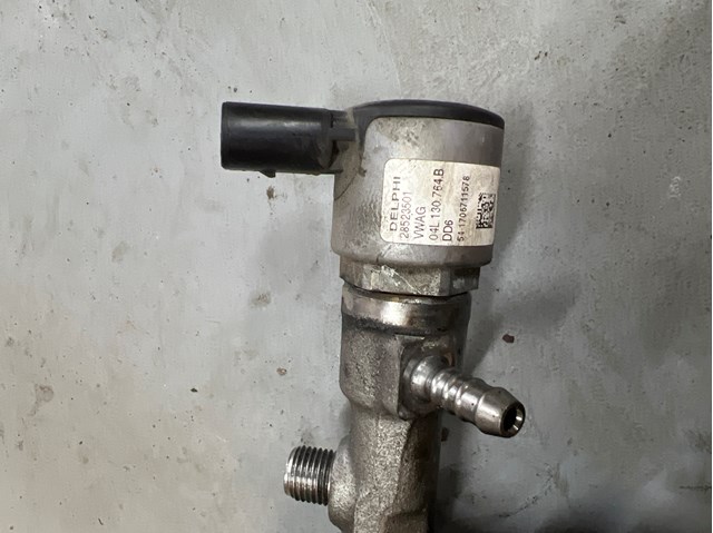 Регулятор тиску палива в паливній рейці 04L130764B VAG