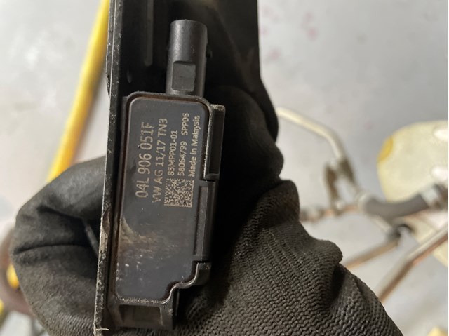 Датчик тиску вихлопних газів 04L906051F VAG